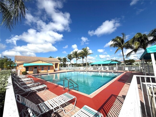 Building Photo - 1656 SE 29th Ct