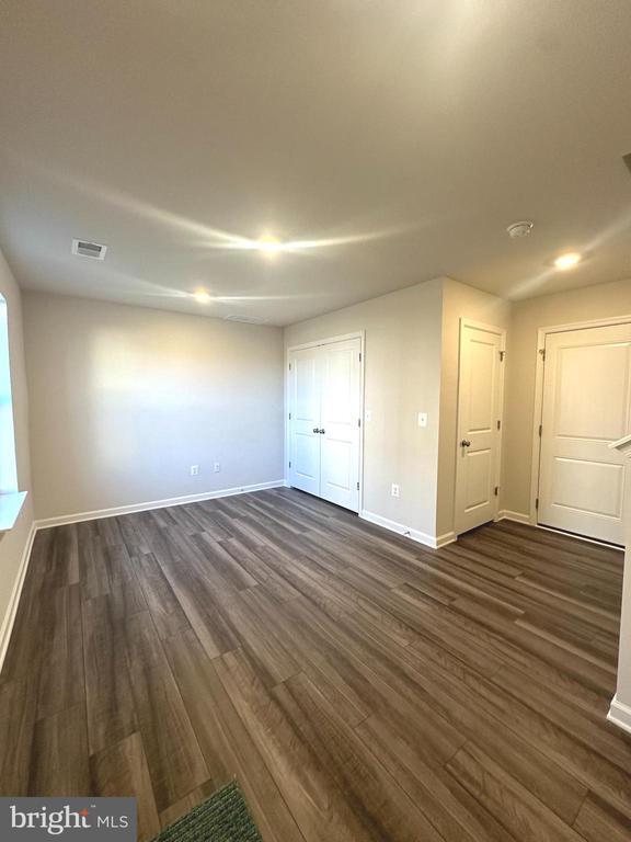Building Photo - 57 Brookfield Mews