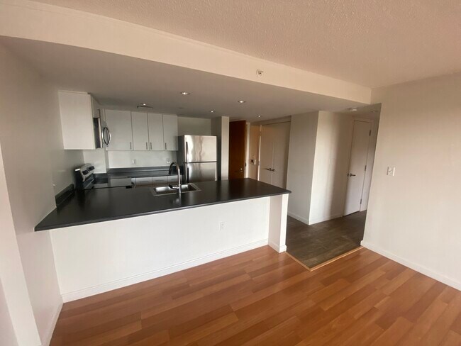 Building Photo - 295 Harvard St