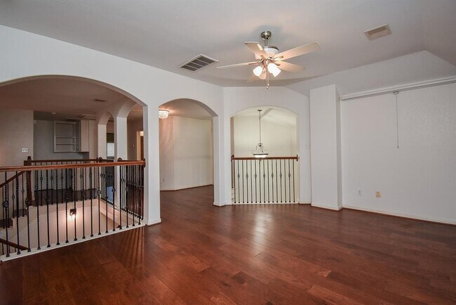 Building Photo - 16915 Locust Springs Dr