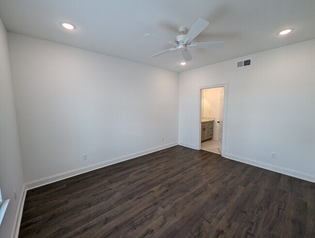 Building Photo - 514 Mdw Crst Cir