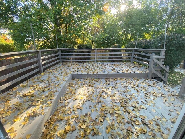 Building Photo - 1181 Hilltop Dr