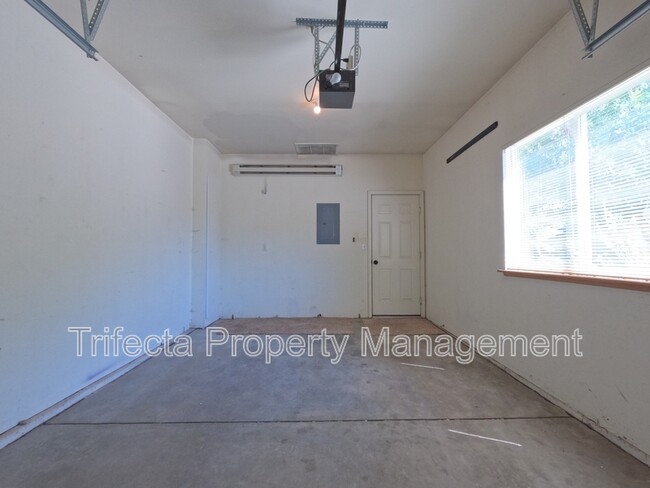 Building Photo - 950 52nd Ave Ct