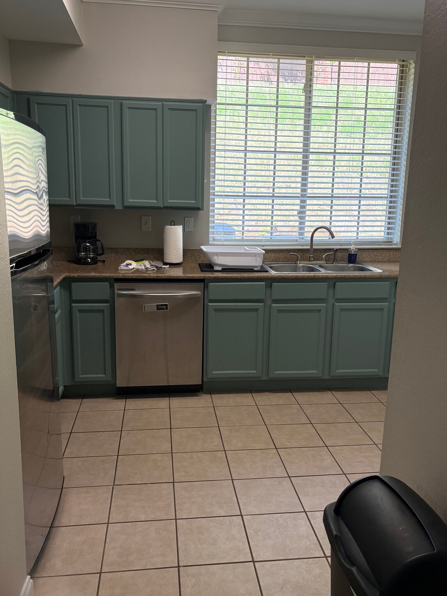 Kitchen, Stainless Fridge, Dishwasher and Garbage Disposal - 3218 Veterans Memorial Pky