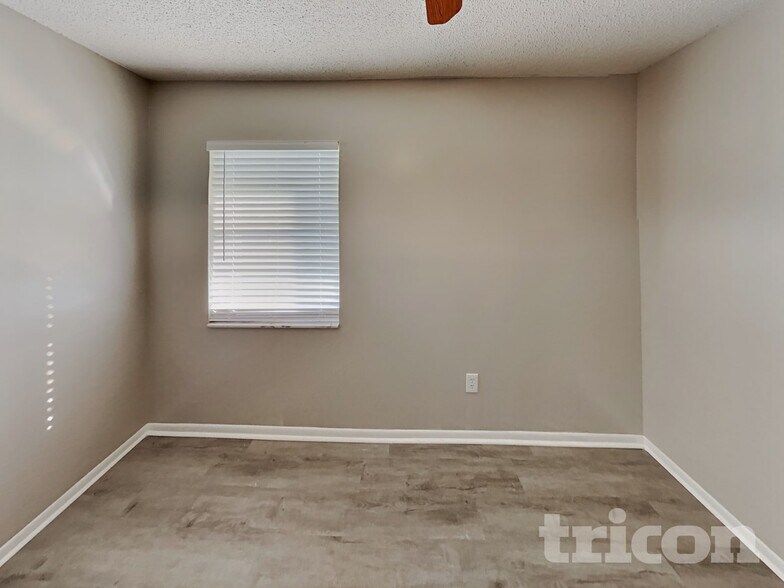 Building Photo - 39 Trotters Cir