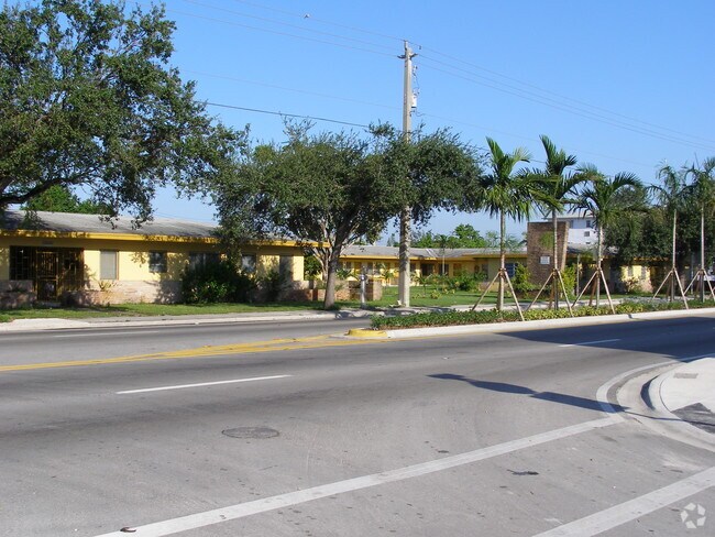Building Photo - The Bedford Apartments