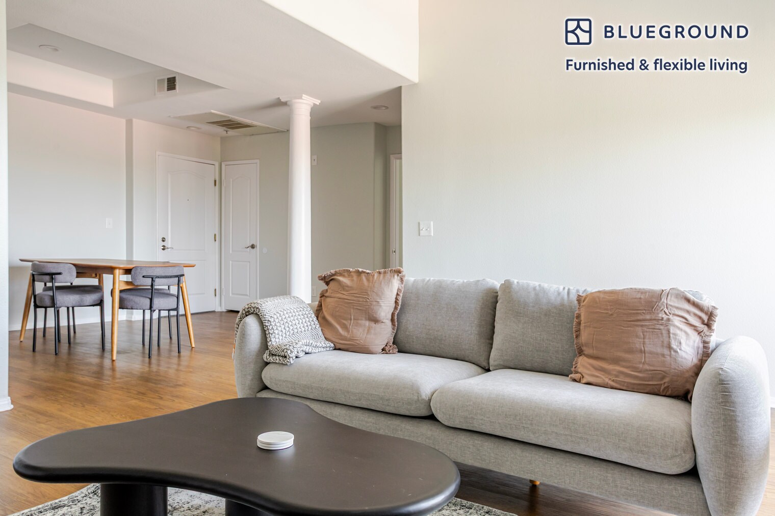 Building Photo - 2225 S Beverly Glen Blvd