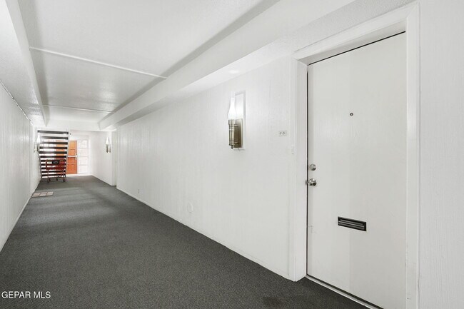 Building Photo - 252 Shadow Mountain Dr