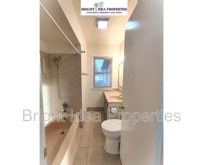 Building Photo - 4818 Hampshire Ave N