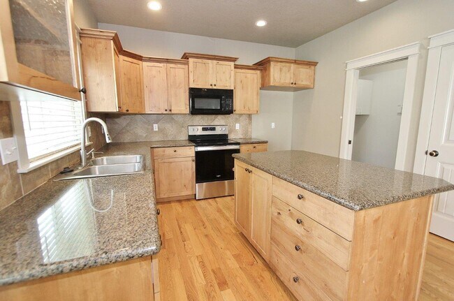 Building Photo - 5256 W McMurtrey St