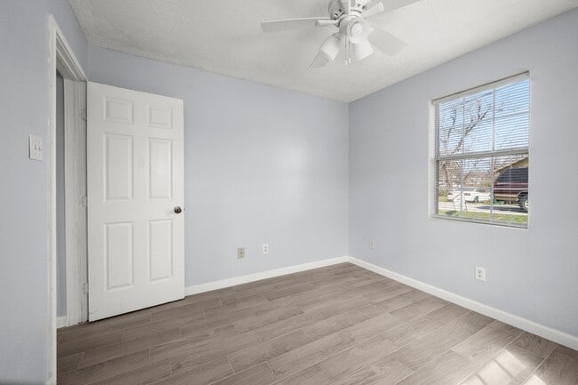 Building Photo - 5607 Barton St