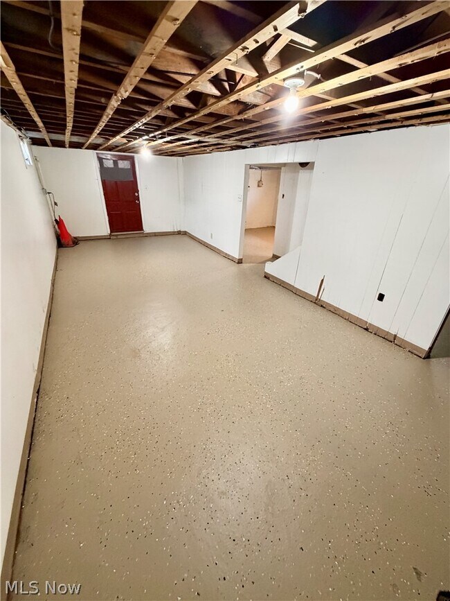 Building Photo - 26 Meadowbrook Ave