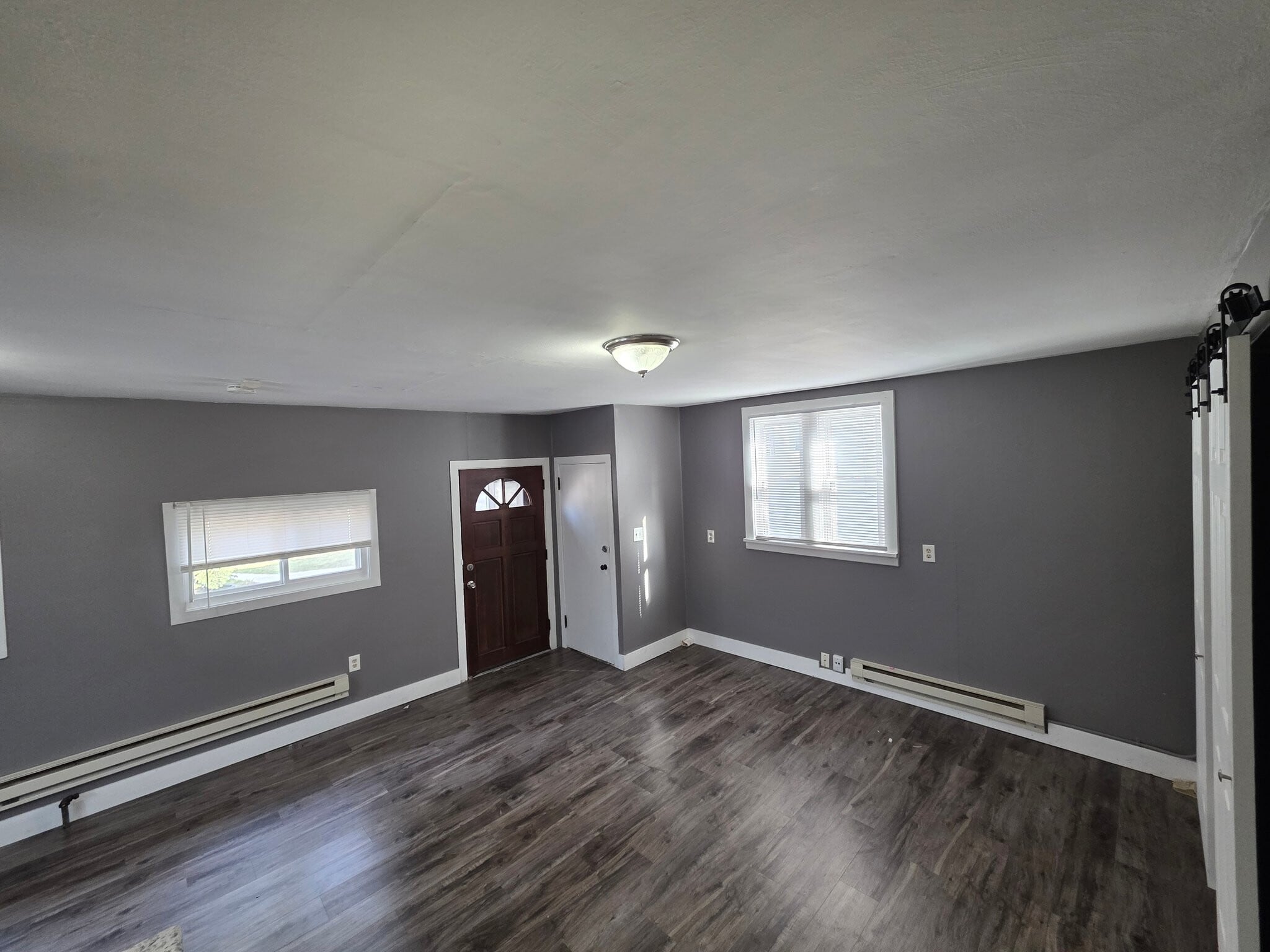 Building Photo - 653 S 69th St