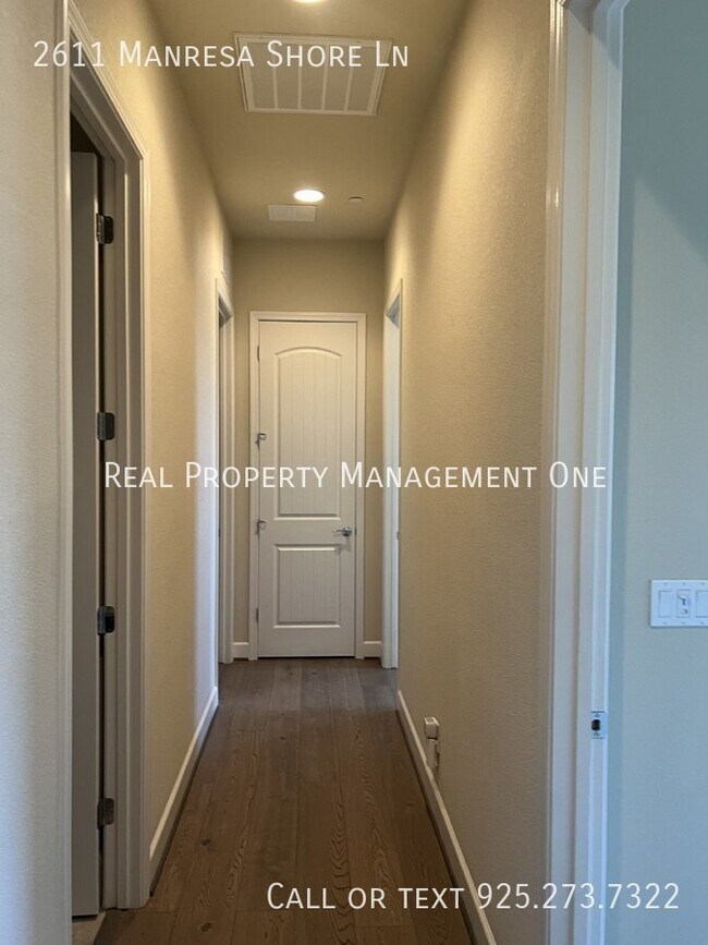 Building Photo - 2611 Manresa Shore Ln