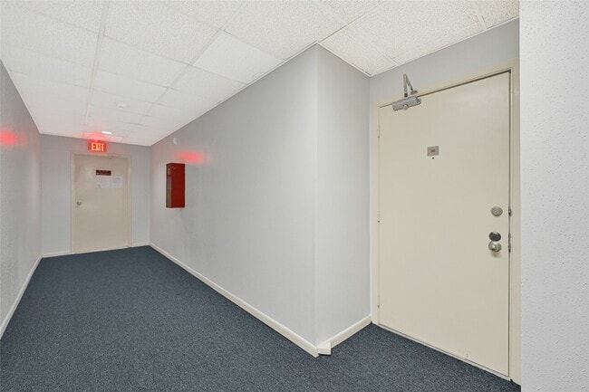 Building Photo - 8515 Hearth Dr