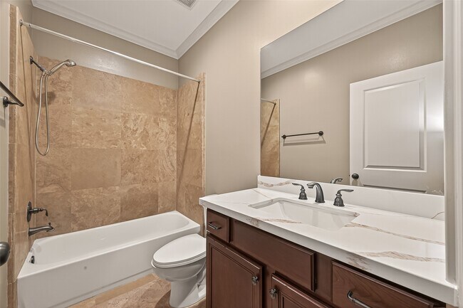 Building Photo - 232 Detering St