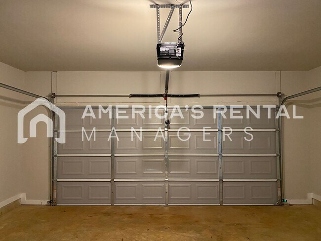 Building Photo - Home for Rent in Weaver AL. Available to V...