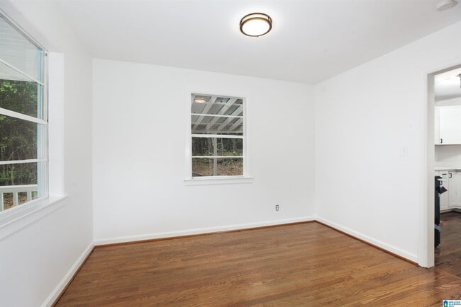 Building Photo - 724 Rose Dr