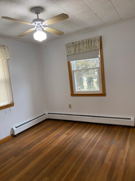 Building Photo - 131 Shaker Rd