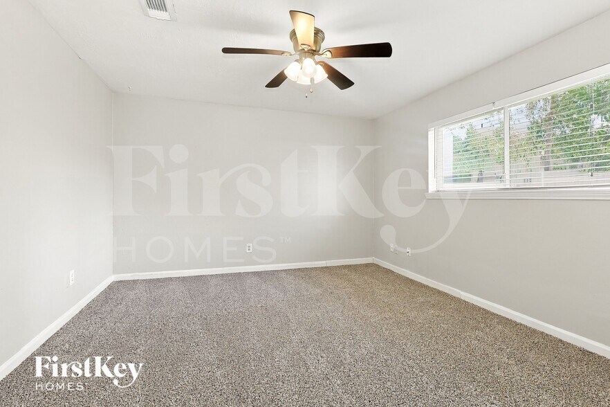 Building Photo - 13223 Lake Breeze Ln