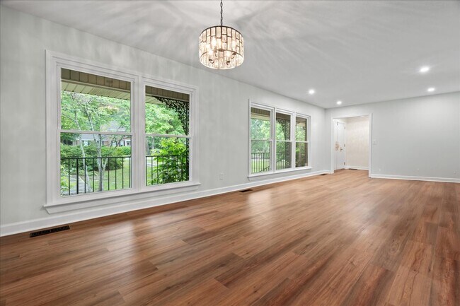 Building Photo - 511 Arbor Dr