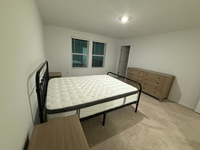 Building Photo - 8733 Winter Breeze Wy