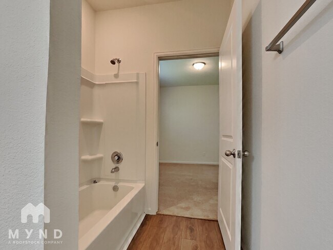 Building Photo - 1004 Water Oak Ln
