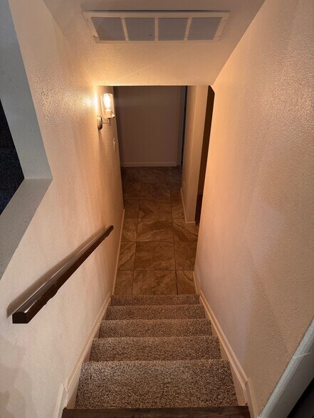 Building Photo - 4623 W Keim Dr