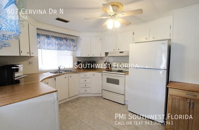Building Photo - 607 Cervina Dr N