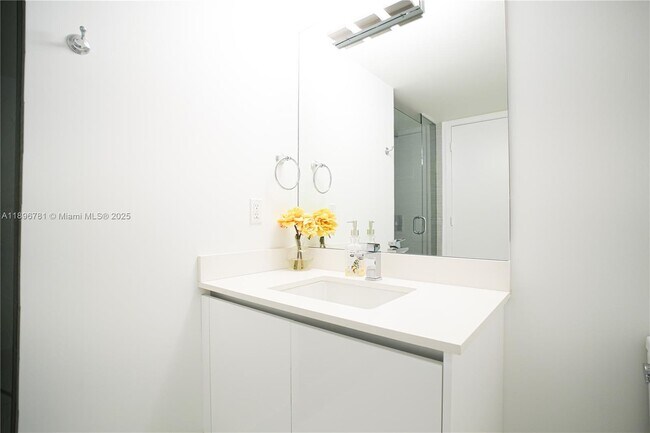 Building Photo - 300 Sunny Isles Blvd
