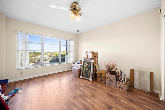 Building Photo - 10777 W Sample Rd