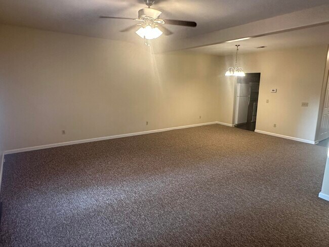 Building Photo - 2005 River Ridge Rd