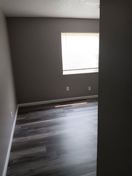 Building Photo - 466 Cedarview Ct