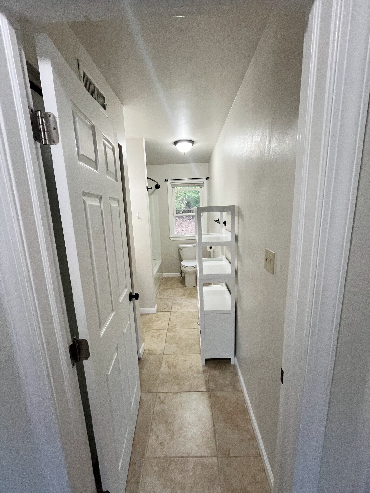 Building Photo - 25A Pine Ln