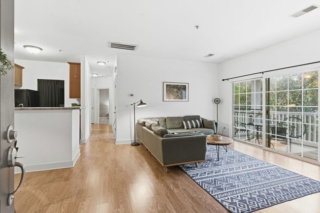 Building Photo - 7223 Althorp Way