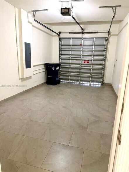 Building Photo - 10747 NW 76th Ln