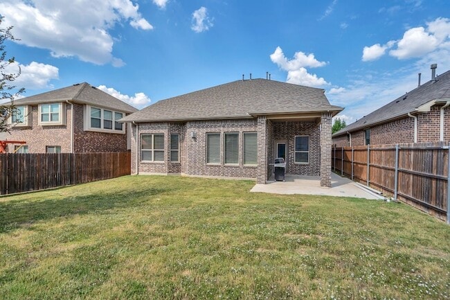 Building Photo - 1012 Summer Ln