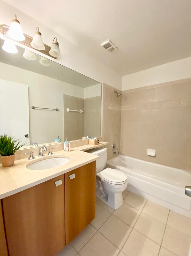 Building Photo - 1001 Crystal Way