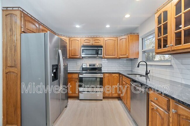 Building Photo - 3325 Hermoso Dr