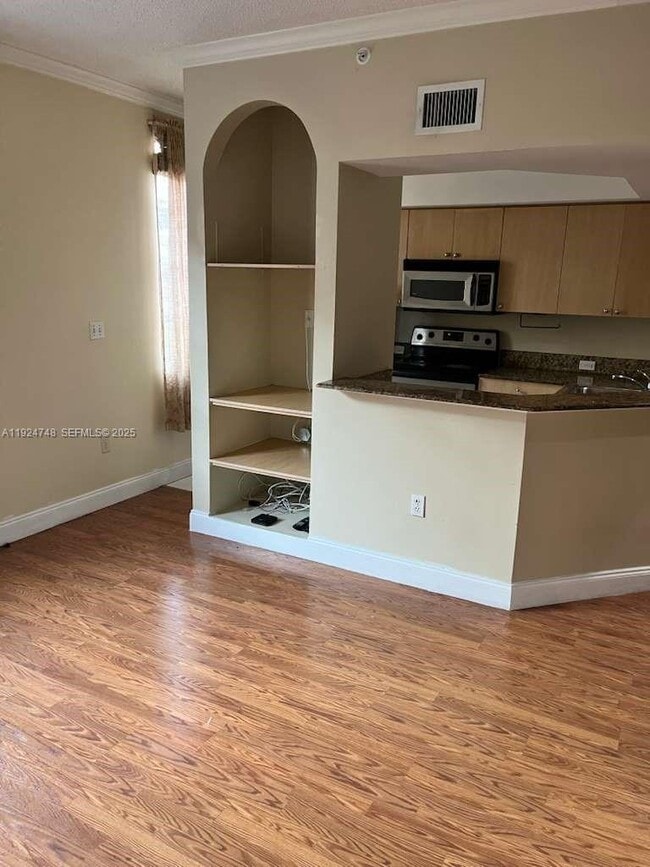 Building Photo - 2891 NE 185th St