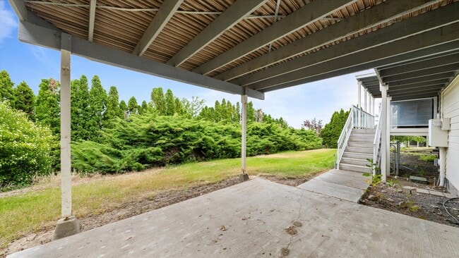 Building Photo - Spacious 4-Level Home with Panoramic Views for Lease – Hills West, South Richland – $2,800/mo