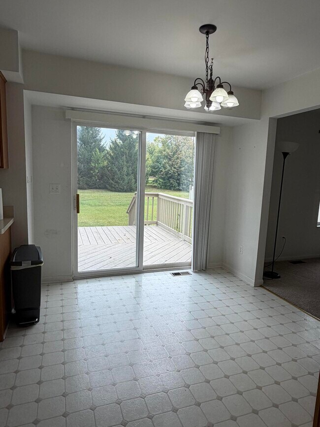 Building Photo - 4171 Inglewood Dr
