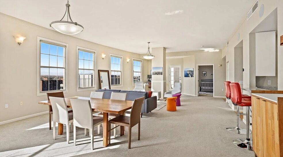 Primary Photo - 475 W 12th Ave