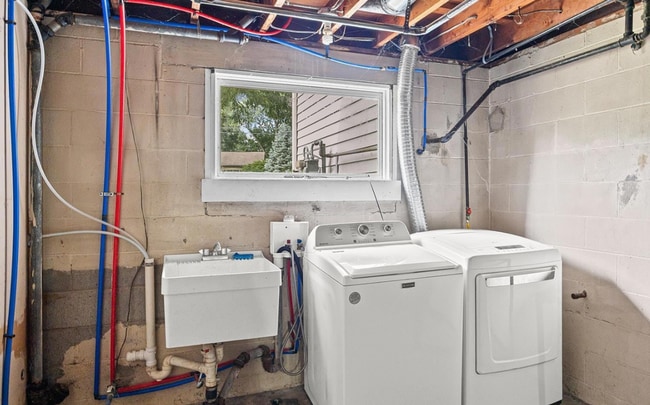 Building Photo - 4-Bedroom 2-bath in West Lafayette!