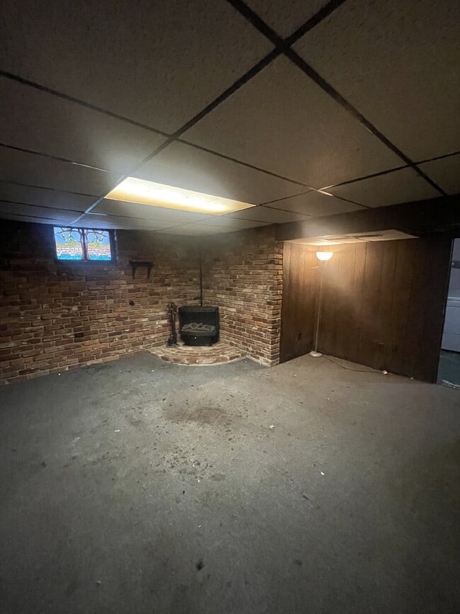 Building Photo - 149 Parkwood Rd