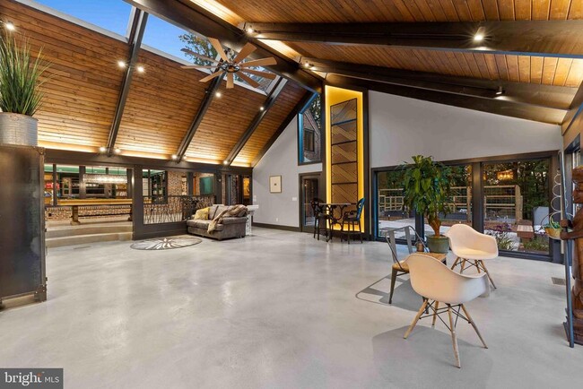 Building Photo - 3000 Caves Rd