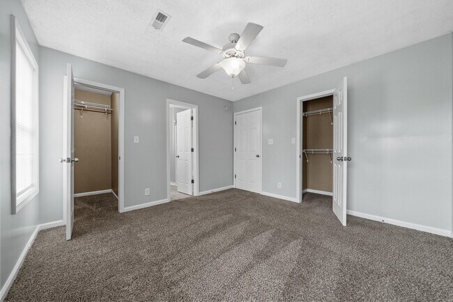 Building Photo - 402 Faulkner Dr