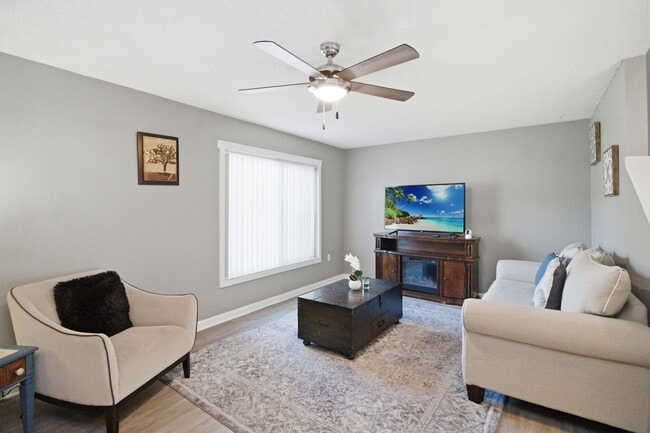 Building Photo - 102 Lago Vista Blvd