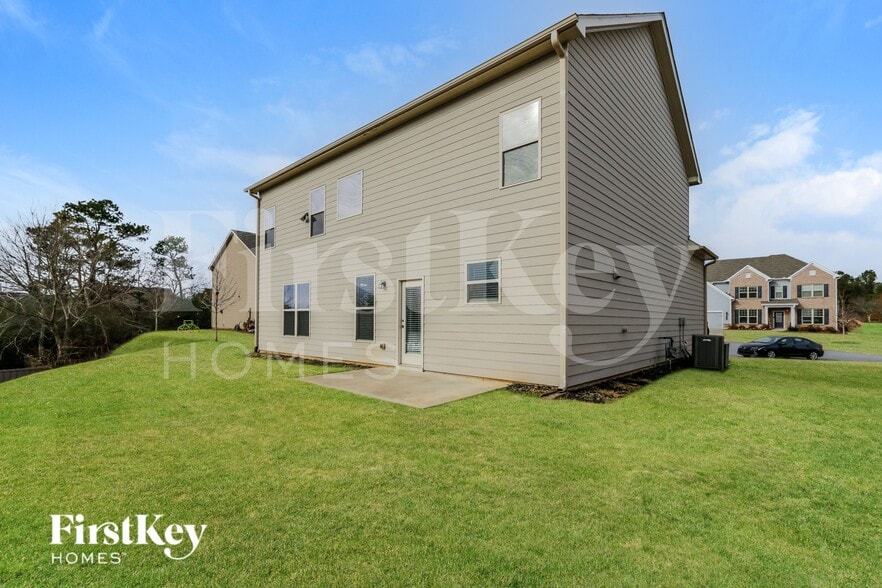 Building Photo - 4895 Frontier Dr