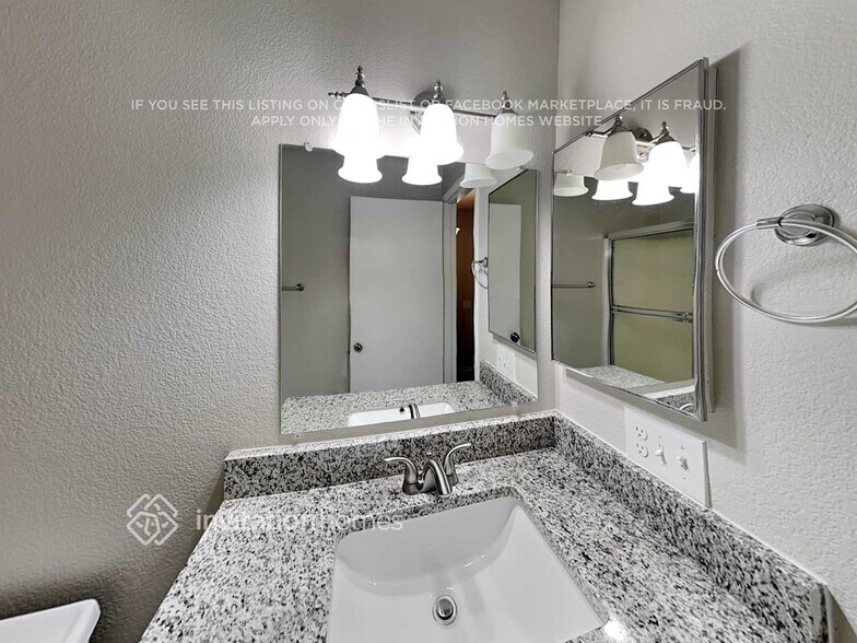 Building Photo - 3239 W Tonopah Dr